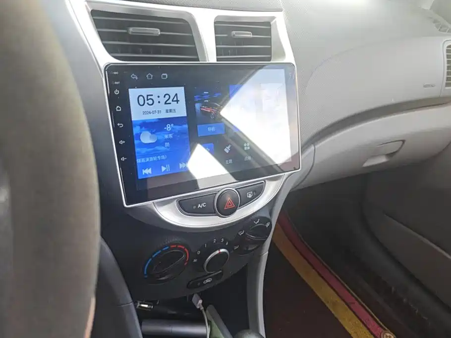 Hyundai Accent 2017 — фото 13