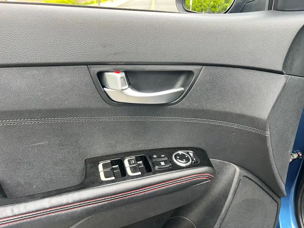 Kia KX3 2017 — фото 20