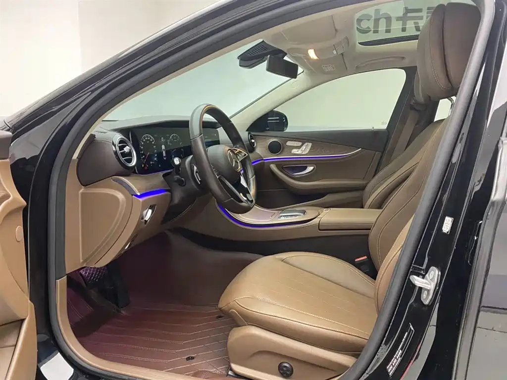 Mercedes-Benz E-Class 2023 — фото 17