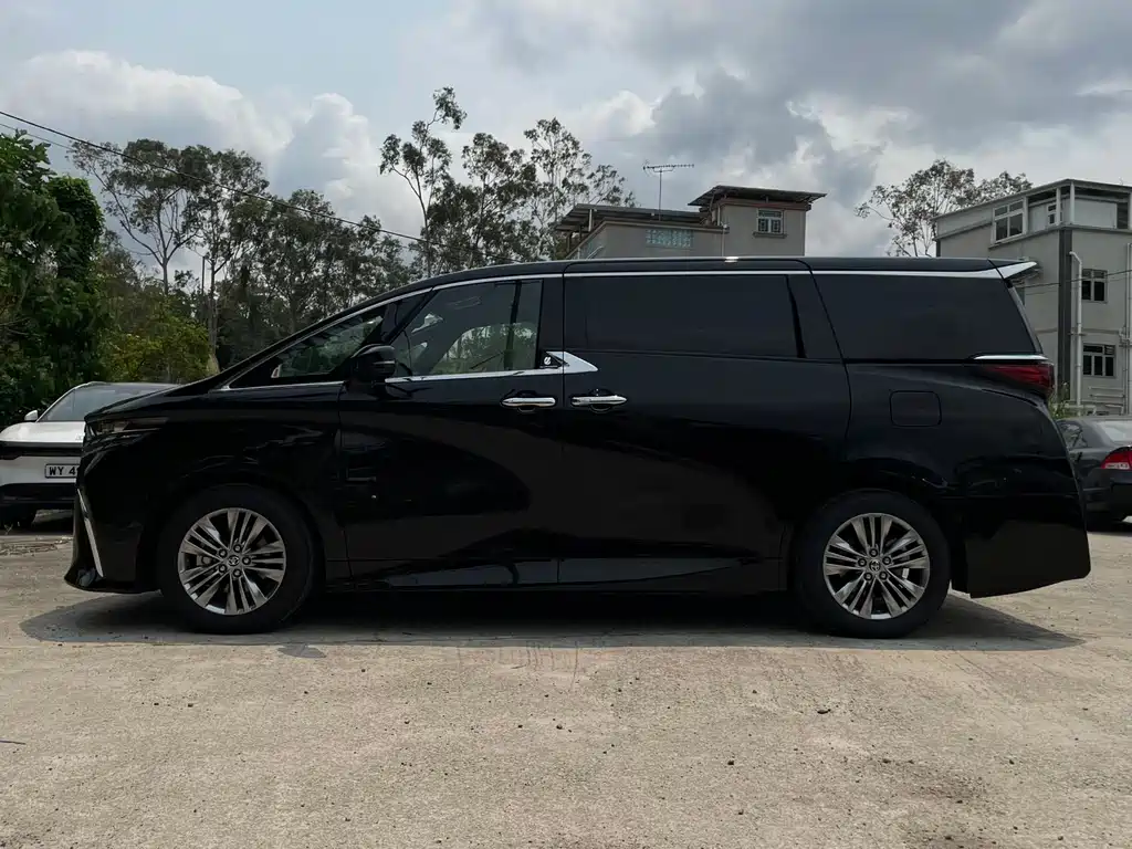 Toyota Alphard 2025 — фото 3