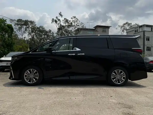 Toyota Alphard 2025