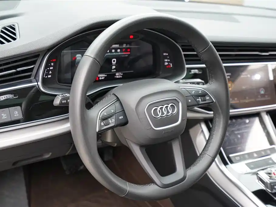 Audi Q7 2023 — фото 7