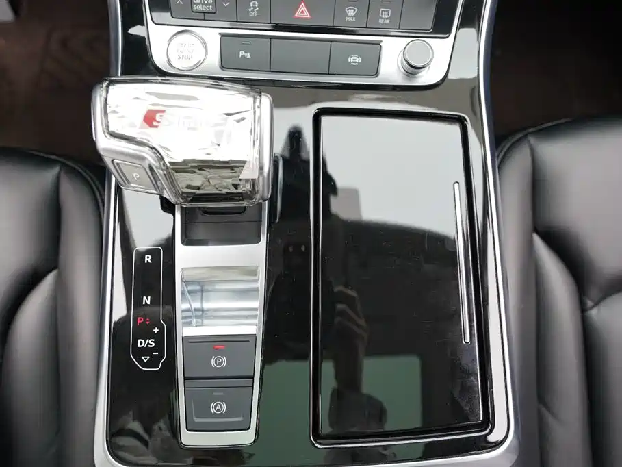 Audi Q7 2023 — фото 10