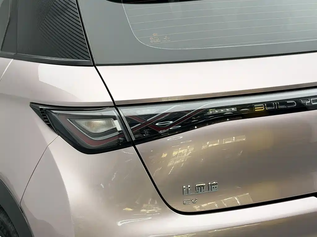 BYD Dolphin 2022 — фото 13