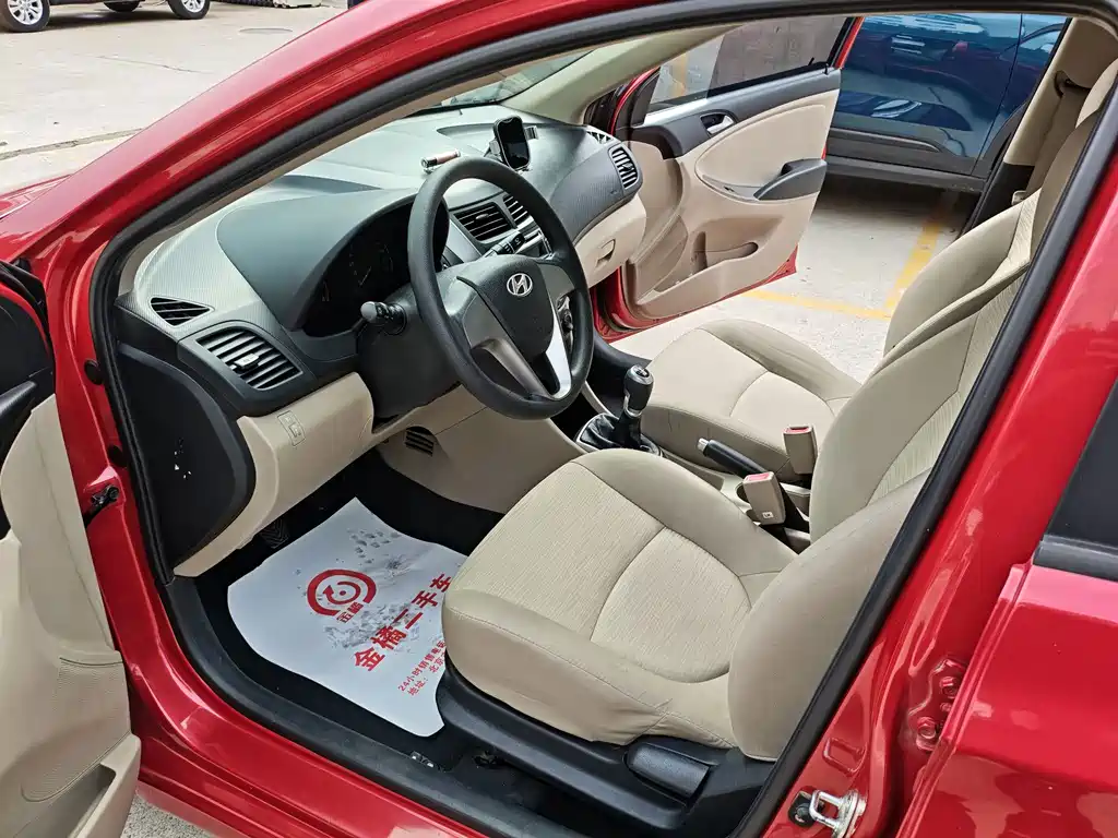 Hyundai Accent 2014 — фото 13