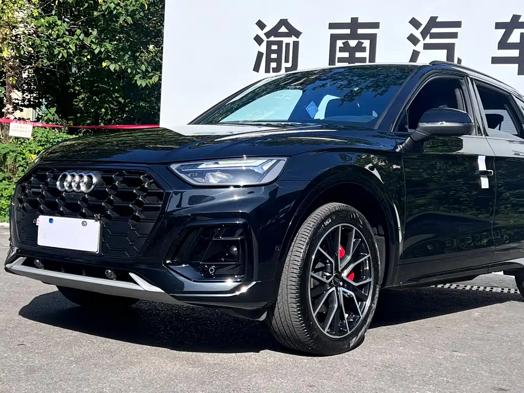 Audi Q5L 2025 — фото 1