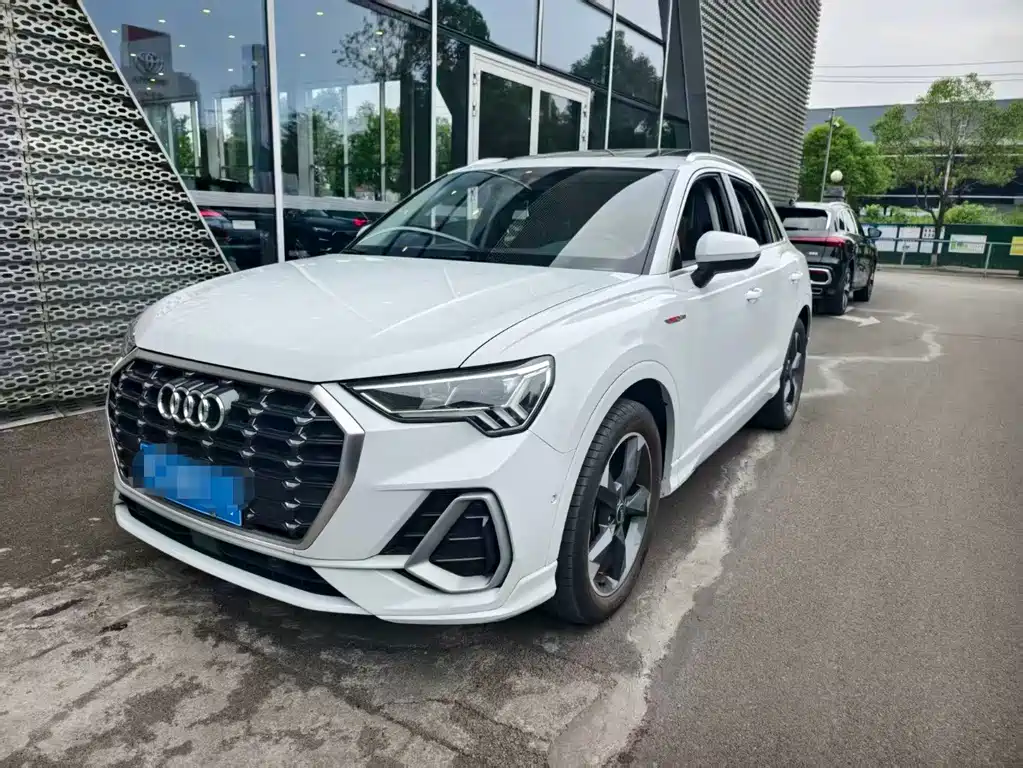 Audi Q3 2023 — фото 1