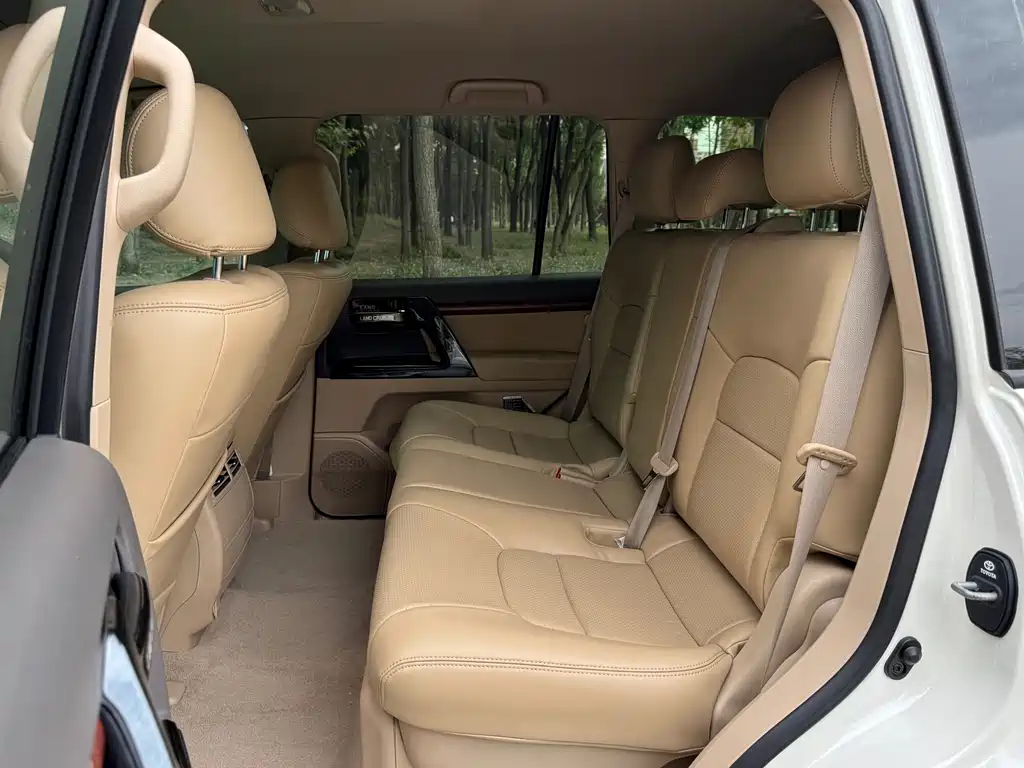Toyota Land Cruiser 2016 — фото 18