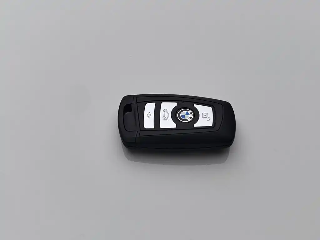 BMW 5 Series 2012 — фото 19