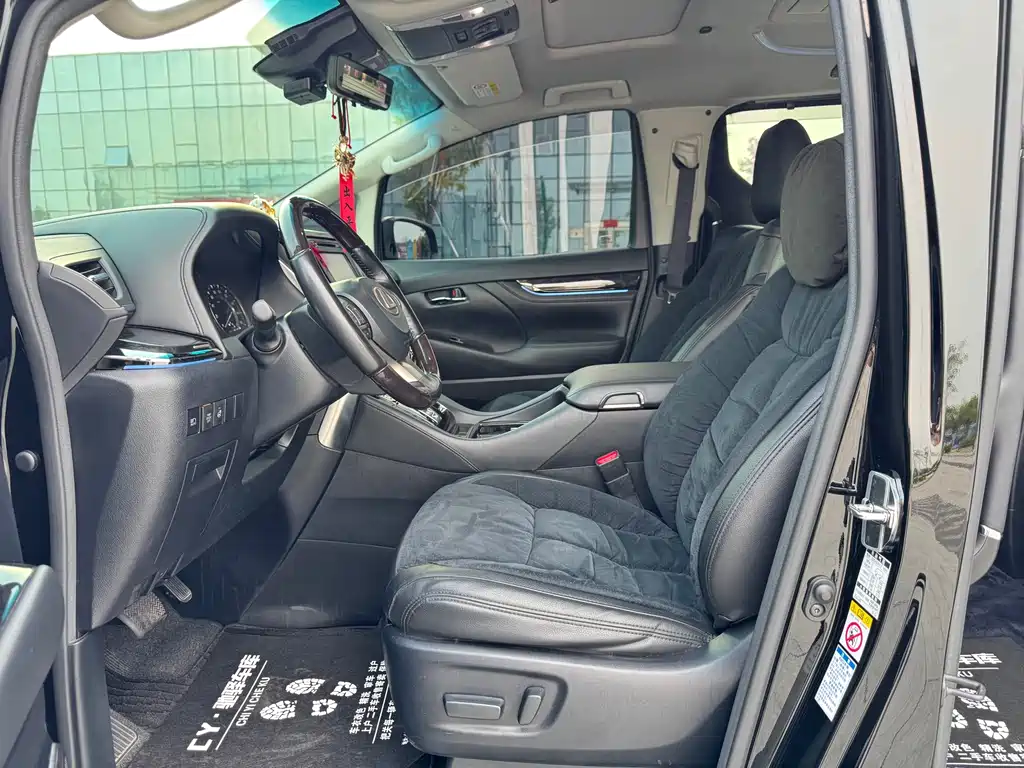 Toyota Vellfire 2019 — фото 10