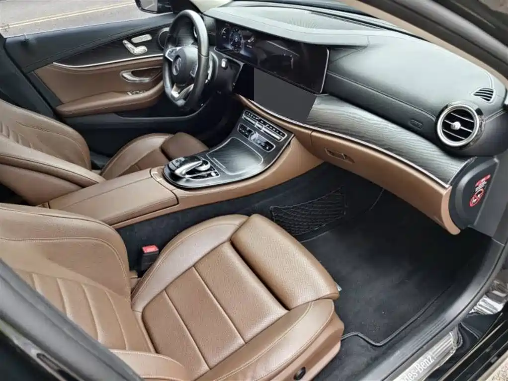 Mercedes-Benz E-Class 2018 — фото 12