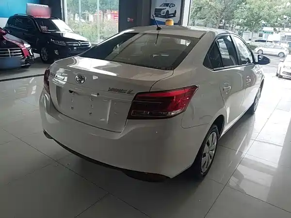 Toyota Yaris L 2019