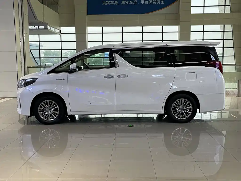 Toyota Alphard 2020 — фото 15