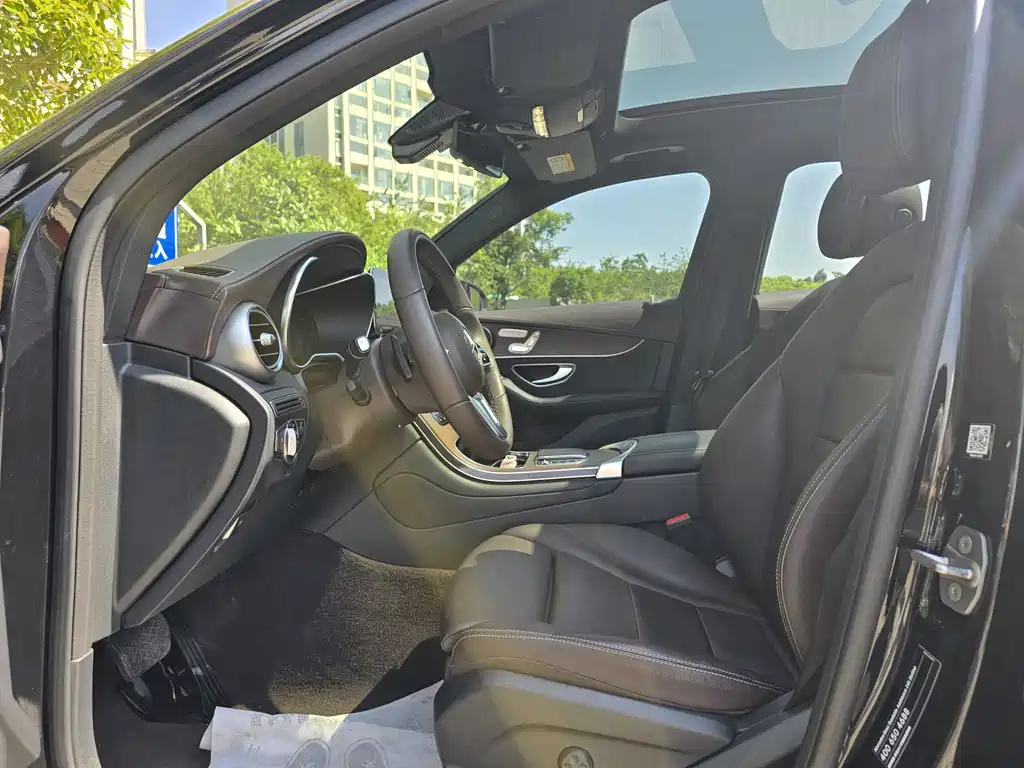 Mercedes-Benz GLC 2023