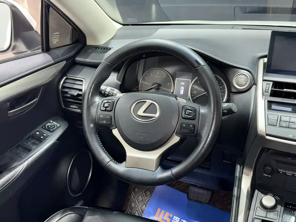 Lexus NX 2015 — фото 15
