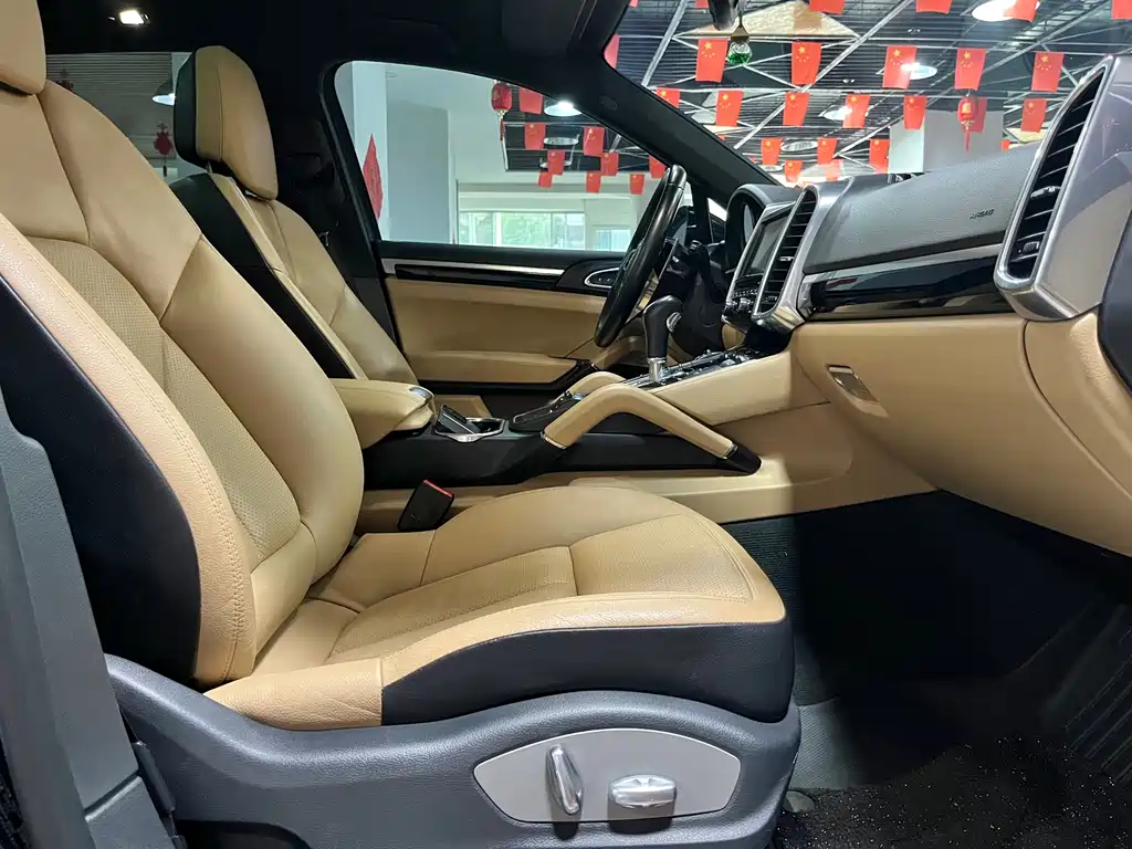 Porsche Cayenne 2015 — фото 12