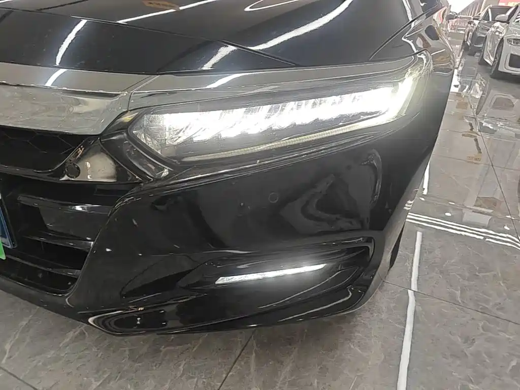 Honda Accord 2018 — фото 24