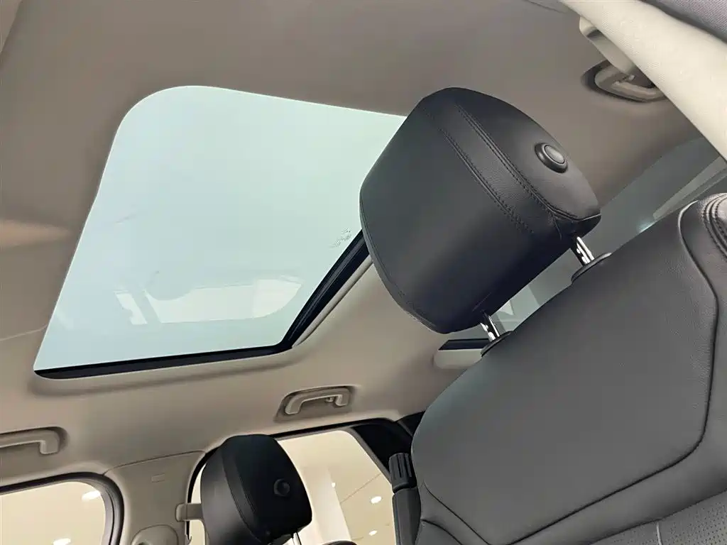 Land Rover Discovery 2018 — фото 15