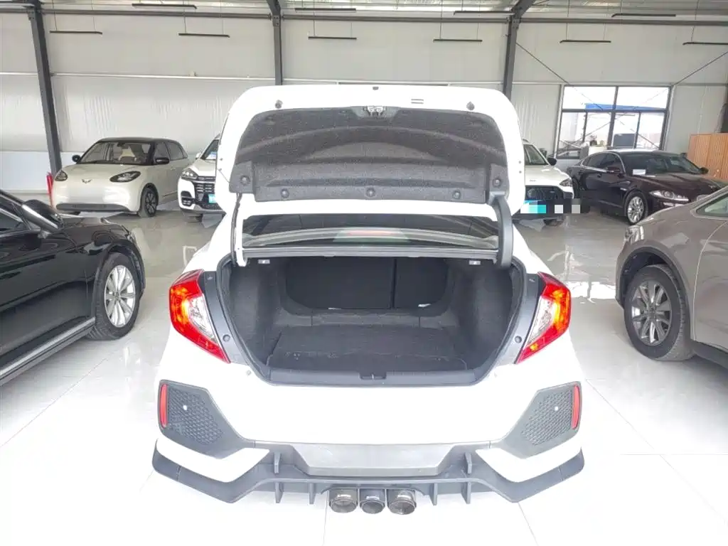 Honda Civic 2018 — фото 15