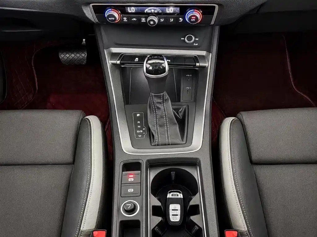 Audi Q3 2022 — фото 12