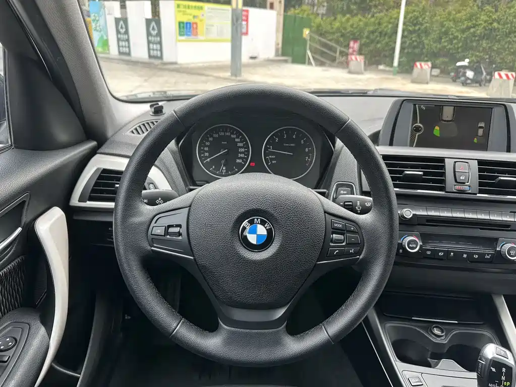 BMW 1 Series 2014 — фото 13