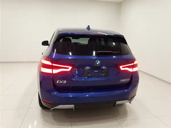 BMW iX3 2021