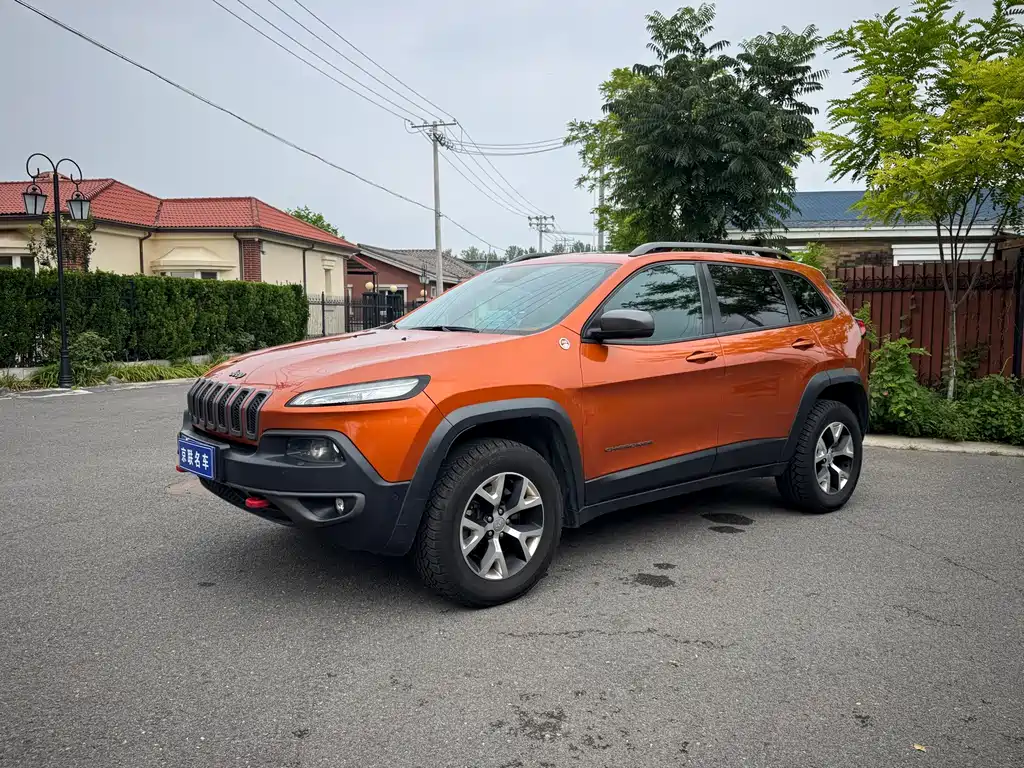 Jeep Cherokee 2014 — фото 1