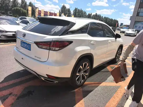 Lexus RX 2021