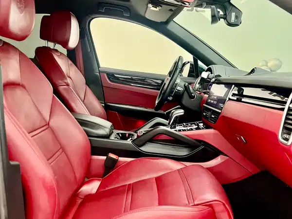 Porsche Cayenne 2022