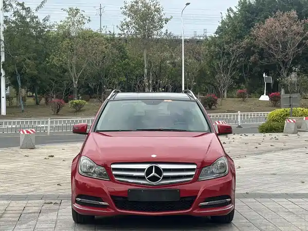 Mercedes-Benz C-Class 2011