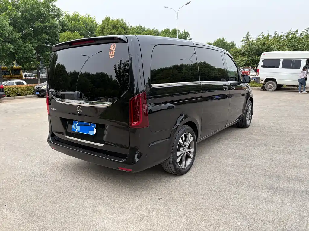 Mercedes-Benz V-Class 2020 — фото 9