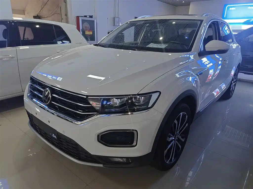 Volkswagen T-Roc 2022 — фото 1