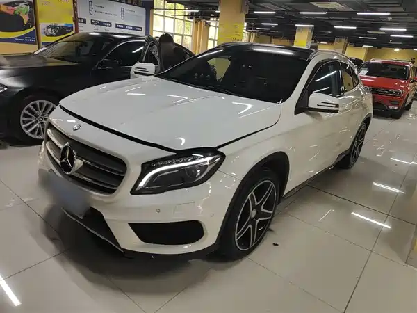 Mercedes-Benz GLA 2015
