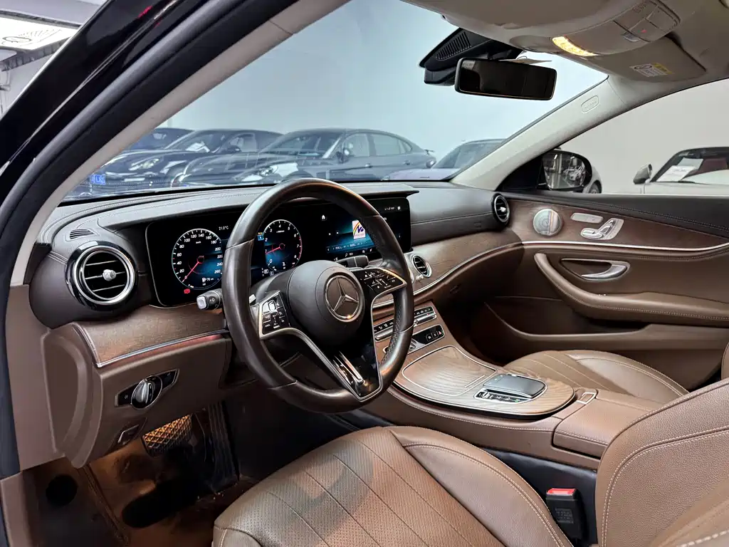 Mercedes-Benz E-Class 2023 — фото 5