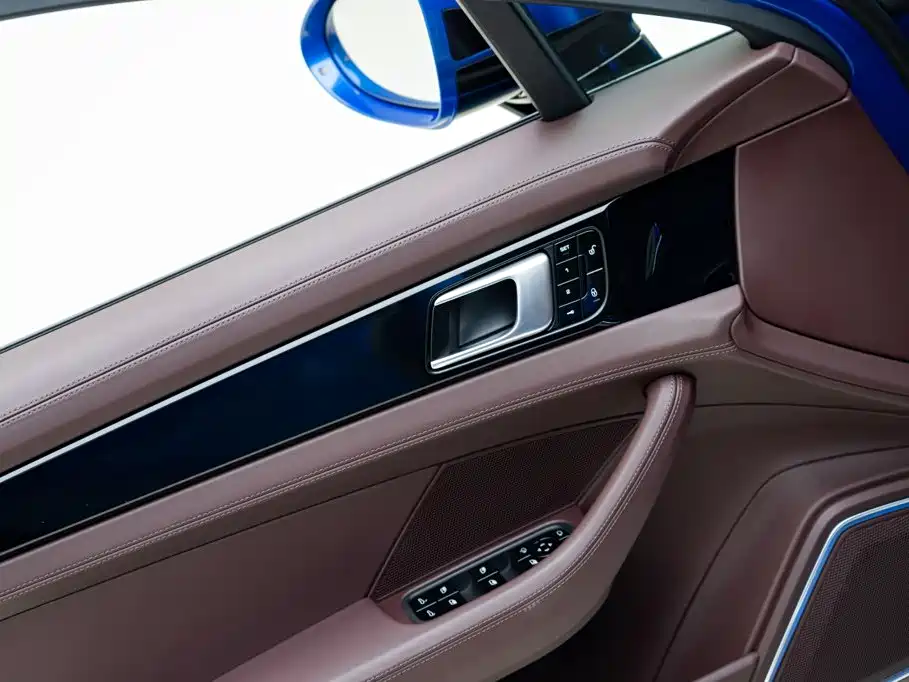 Porsche Panamera 2018 — фото 18