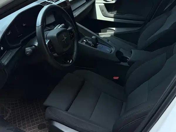 Polestar 2 2025