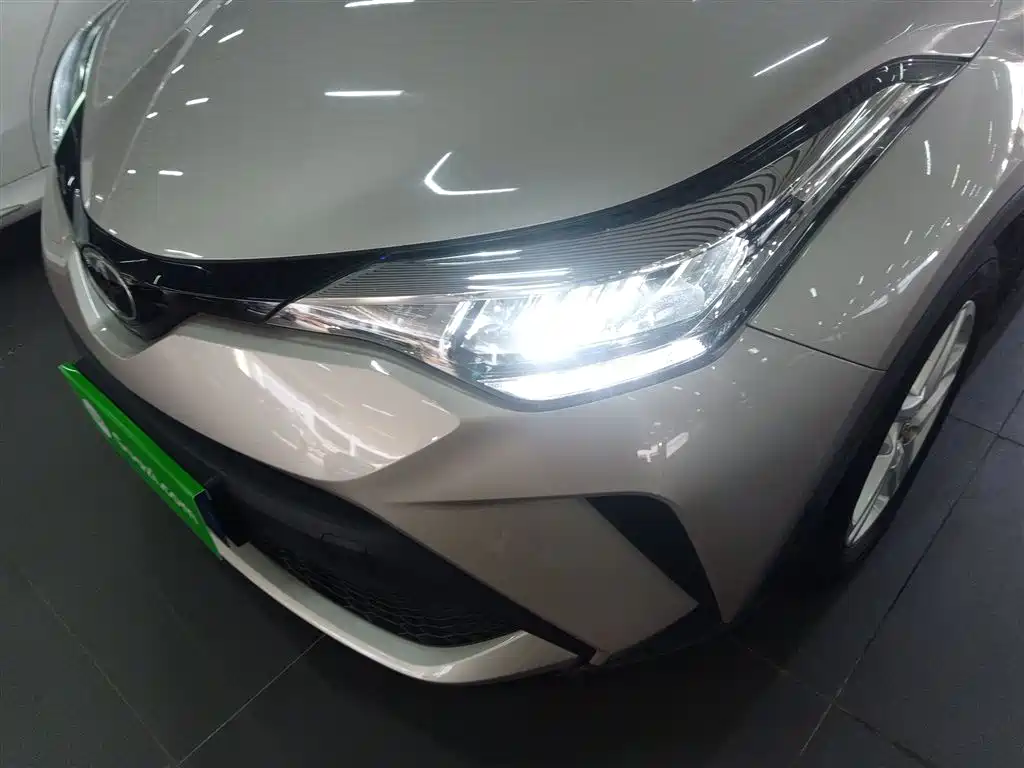 Toyota C-HR 2021 — фото 18