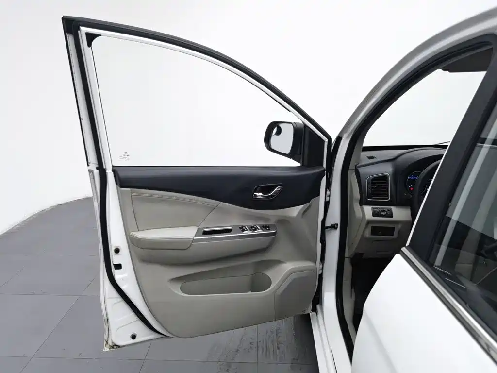 Dongfeng Fengxing S500 2016 — фото 8