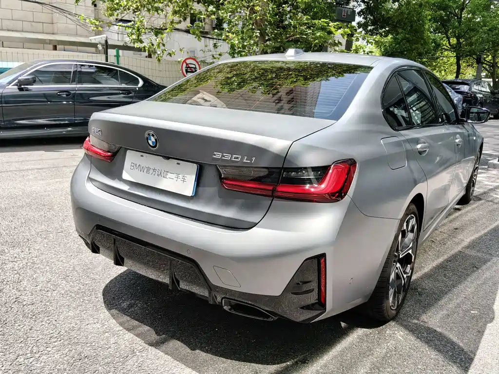BMW 3 Series 2025 — фото 11