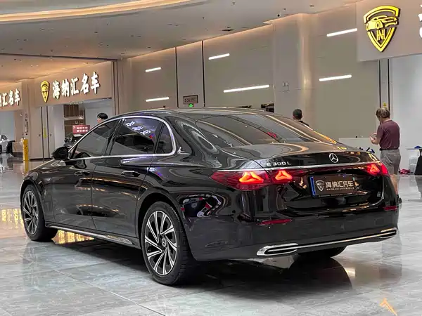 Mercedes-Benz E-Class 2024