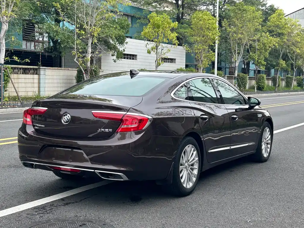Buick LaCrosse 2017 — фото 9