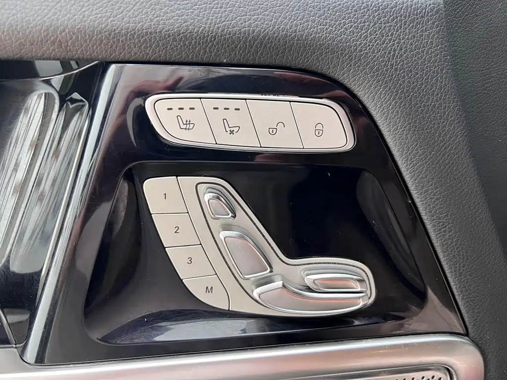 Mercedes-Benz G-Class 2019 — фото 16