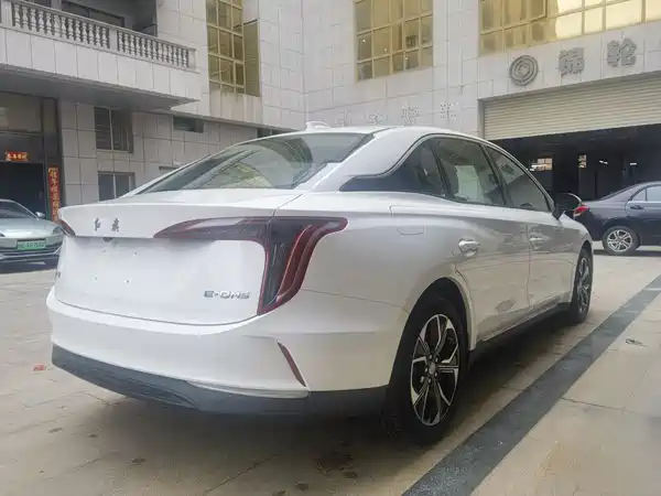 Hongqi E-QM5 2021