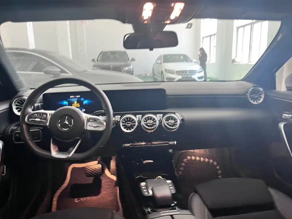 Mercedes-Benz A-Class 2023 — фото 11