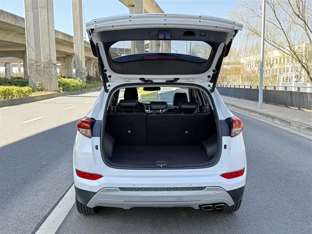 Hyundai Tucson 2015 — фото 10