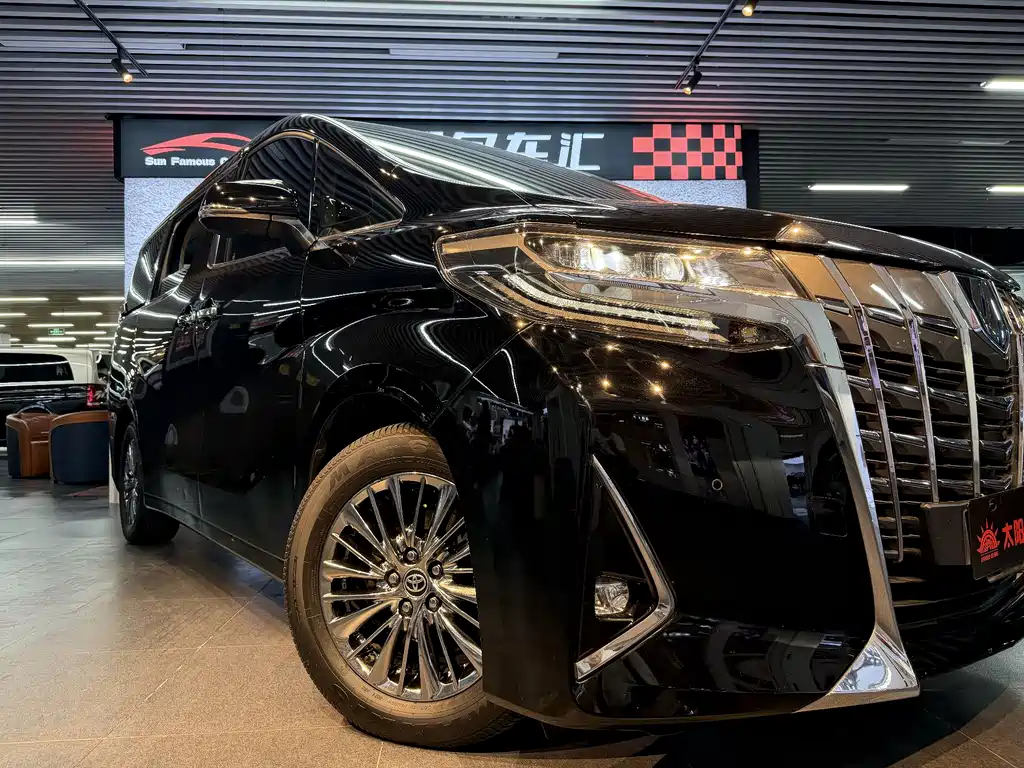Toyota Alphard 2019 — фото 3