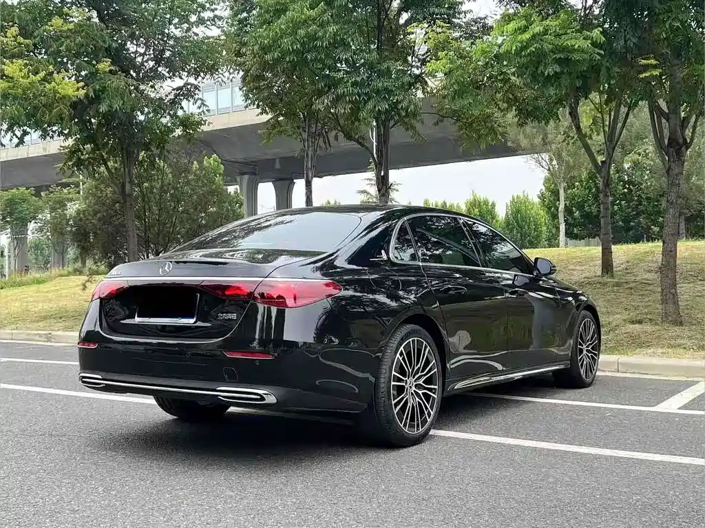 Mercedes-Benz E-Class 2025
