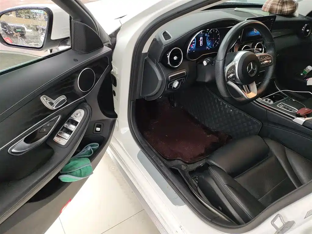 Mercedes-Benz C-Class 2019 — фото 12