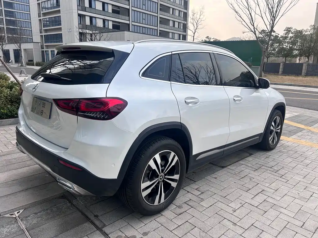 Mercedes-Benz GLA 2023 — фото 9