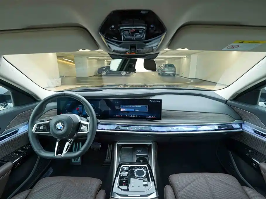 BMW 7 Series 2023 — фото 19